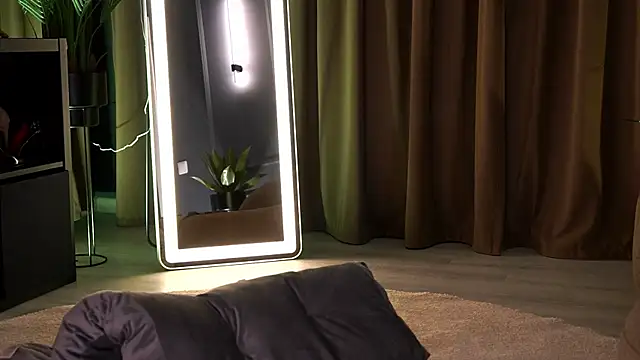 MissEmaDivine webcam