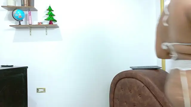 tiana_glow29 webcam