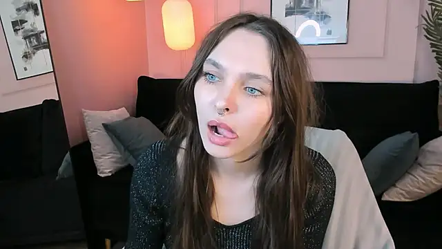 ChloeSunny webcam