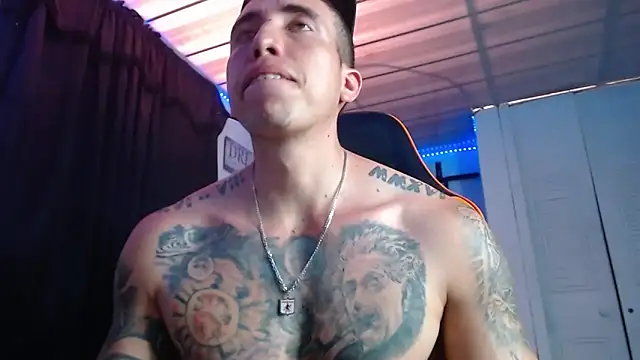 Adam_Hudsond webcam