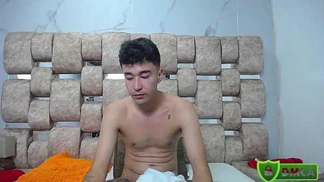 KathyAiden webcam