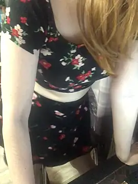 Velvet_Cry webcam