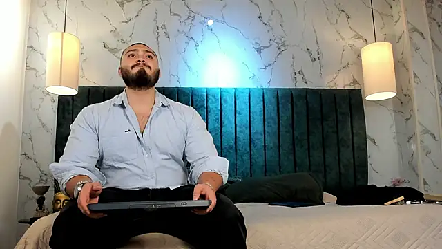 Darius_Wolfe webcam