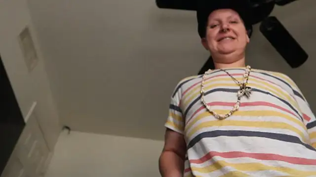 BellaBlueBBW webcam