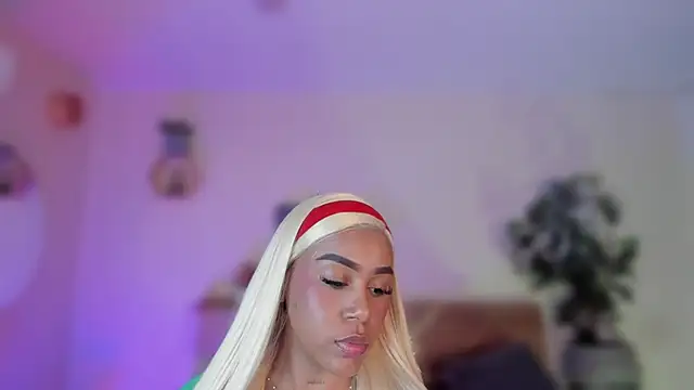 YariRose webcam