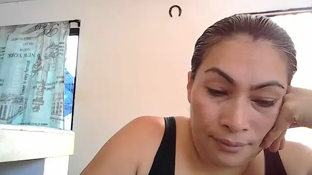 Layla-Astrum webcam