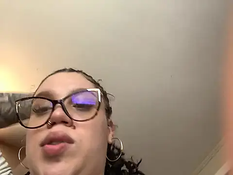QueenNuttCollector webcam