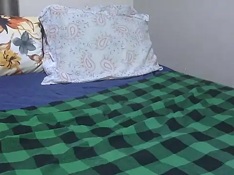 East_queen webcam