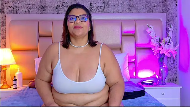 SelennaCooper webcam