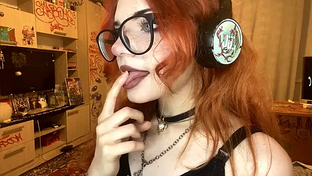 RedHeadCat webcam