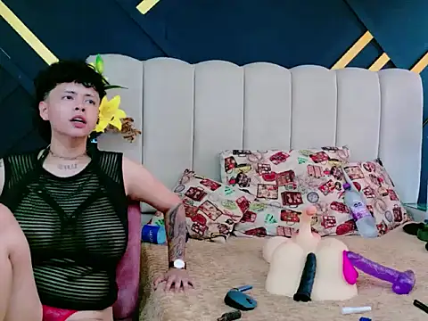 NikiEvanz webcam