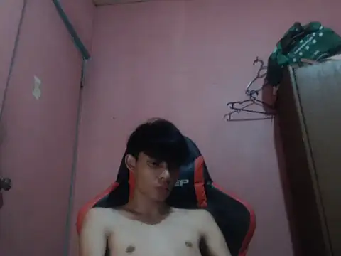 kyoshi_19 (M twink) - Fash dick 25 token, cum in public