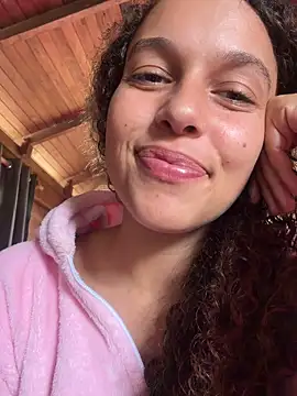 Rati_Curly webcam