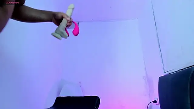 milkqueenboobs webcam