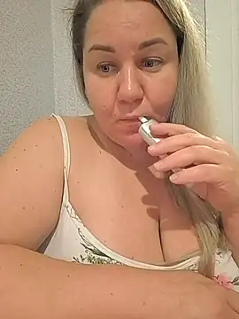 AnnaCurvy webcam