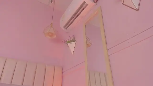 _lucia_18 webcam