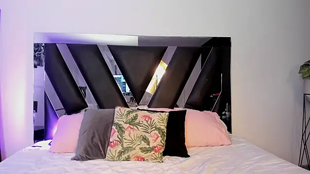 Mia_Iron webcam