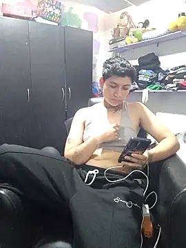 tomi_tomboy webcam