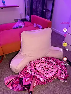MaggyMayI webcam