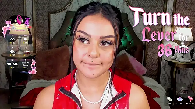 SoffiQueen webcam