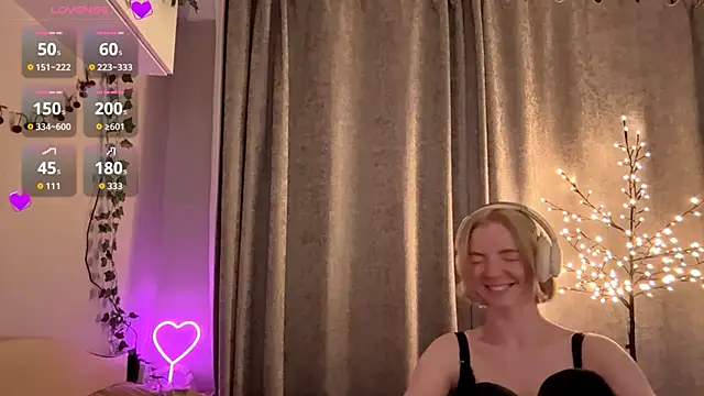 Marry_Sornatiko webcam