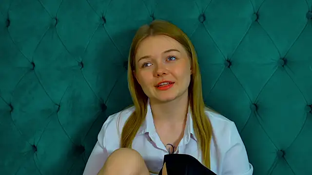 ElinaVale webcam