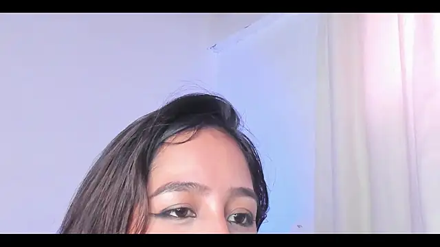 Laraaa1 webcam