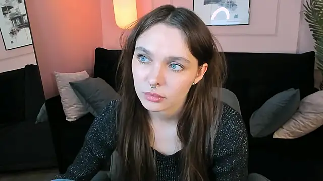 ChloeSunny webcam