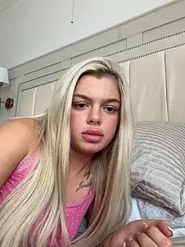 Irish_BarbieMilfx live sex cam