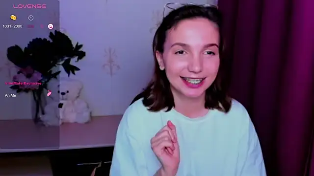 KindHazelHere_ webcam