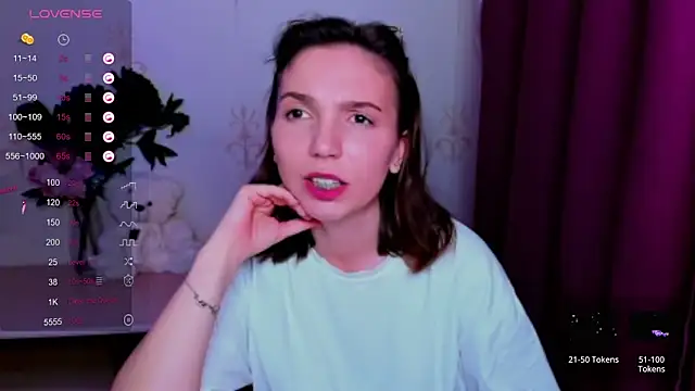 KindHazelHere_ webcam