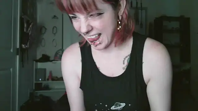 Chained_Aless webcam