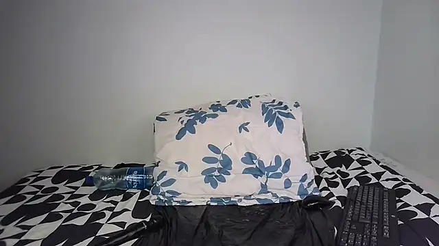 COCO__JUICY webcam