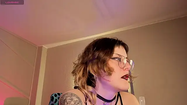 Rossiee_huntt webcam