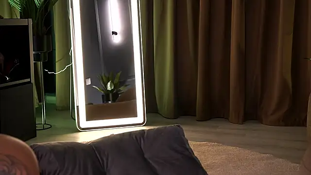MissEmaDivine webcam