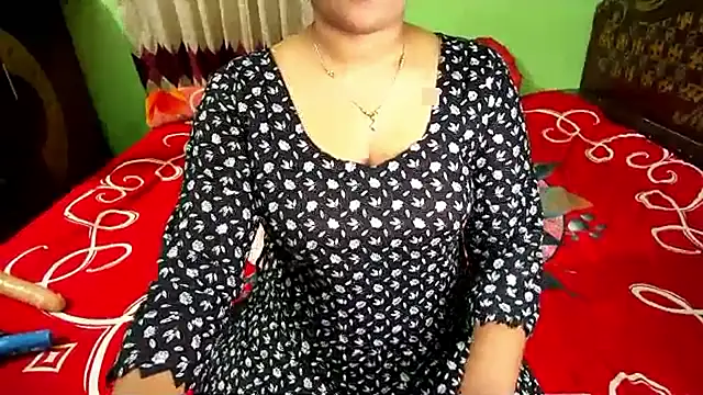 BengaliQueenStar webcam