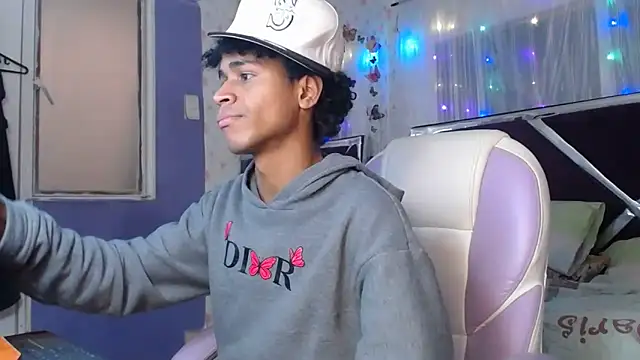 Santy_bigcock_01