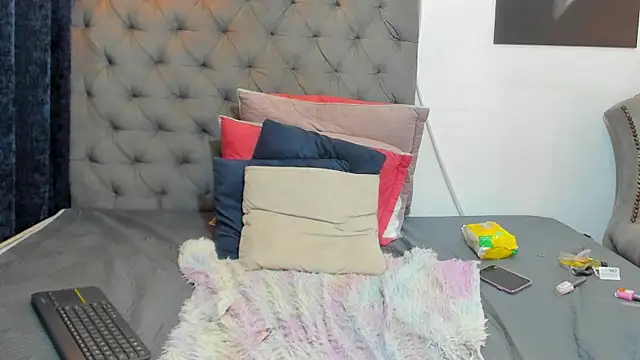 nahiroby_ebony webcam
