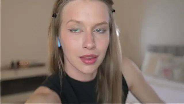 ella_twinkl webcam