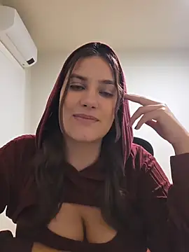 MiaRides19 Live Webcam on Stripchat