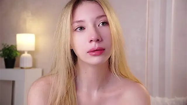 SunnivaCovil live sex cam