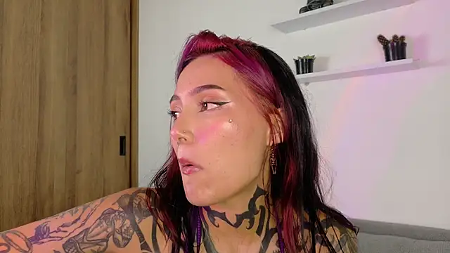 sara_queen10 webcam