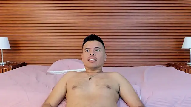 DeepandCurvy webcam