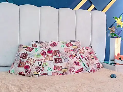 NikiEvanz webcam