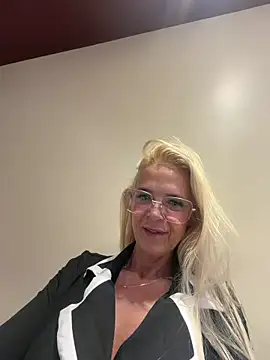 Reyna63 webcam