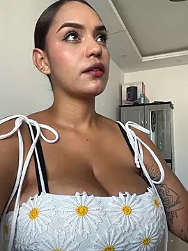 Sara-77 webcam
