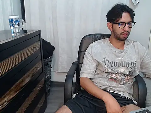 thomass1018 webcam