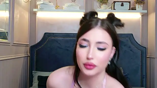 EmmaLawrens webcam