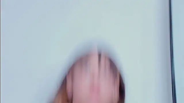 AlaiaDoll webcam