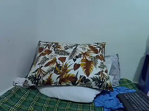Ebonysweetlyne webcam